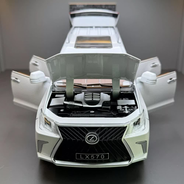 اسباب بازی ماشین فلزی لکسوس موزیکال چراغدار سایز بزرگ 1/18 رنگ سفید مدل Lexus LX570